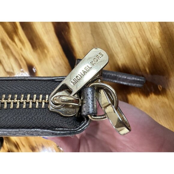 Michael Kors Women's Wallet Gray Zip Around City Designer Preppy‎ Classic Modern - Picture 6 of 8